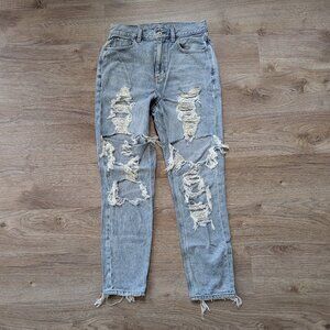 American Eagle Ripped Mom Jeans | Size 2